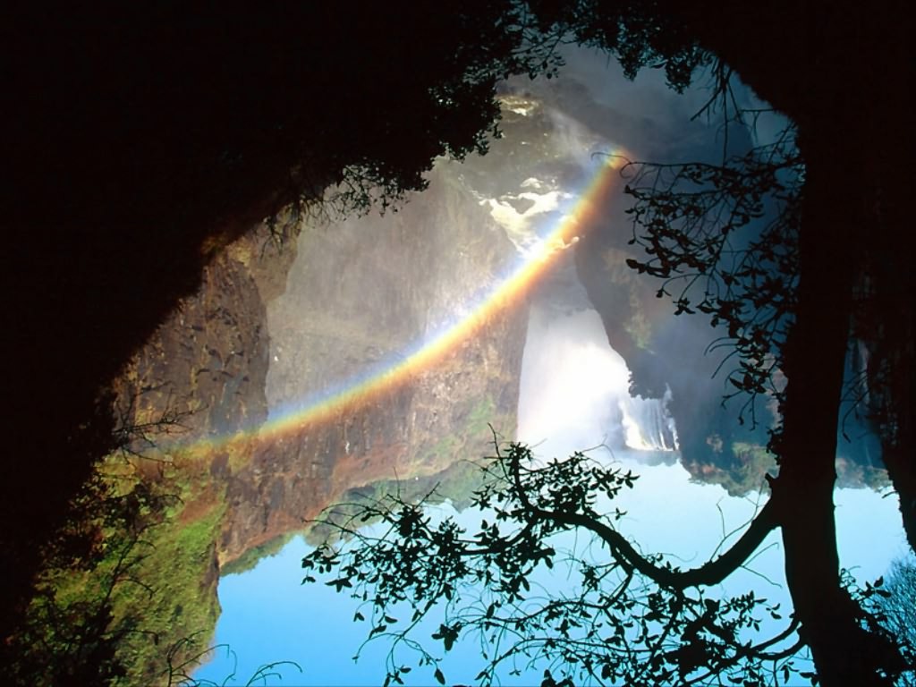 A CASA DOS SUSSURROS